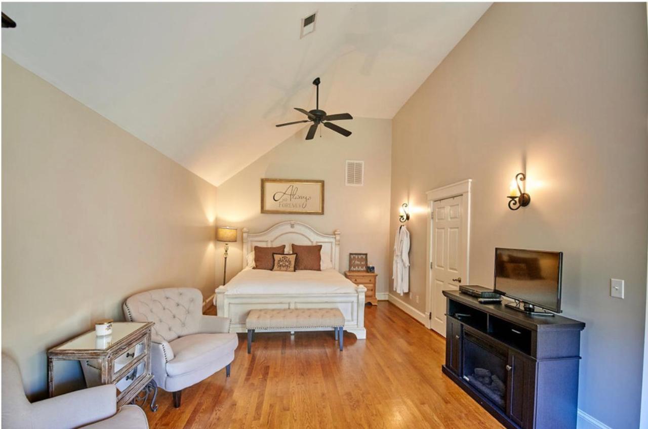 The Groome Inn Greensboro Bagian luar foto