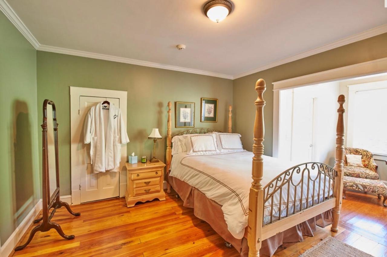 The Groome Inn Greensboro Bagian luar foto