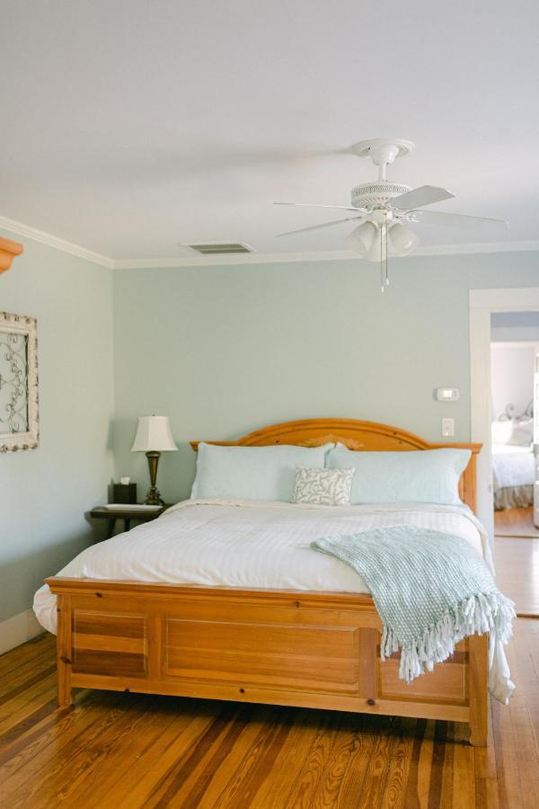 The Groome Inn Greensboro Bagian luar foto